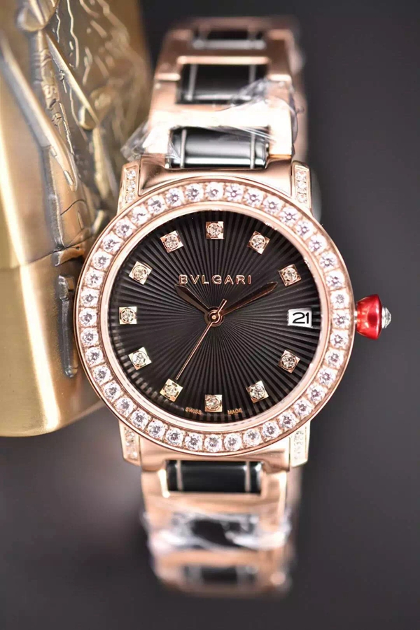 ブルガリ時計正面デザイン